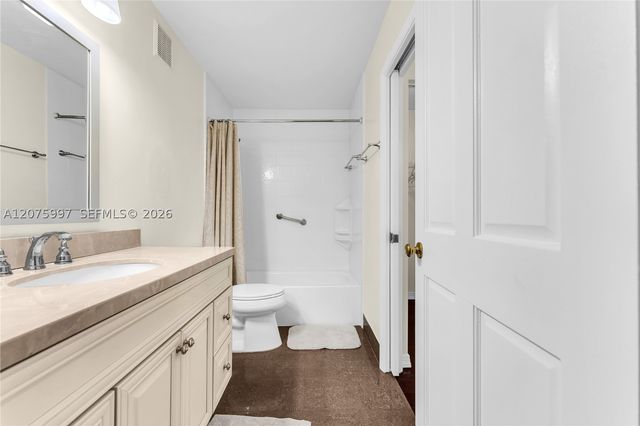 127 NW 108th Ave 643L, Pembroke Pines, FL 33026