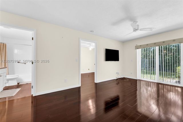 127 NW 108th Ave 643L, Pembroke Pines, FL 33026