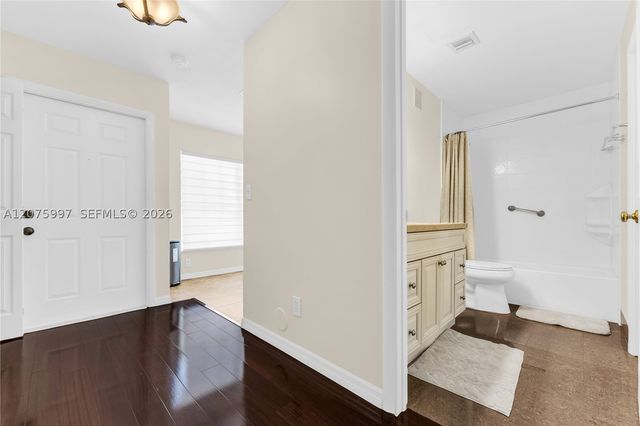 127 NW 108th Ave 643L, Pembroke Pines, FL 33026