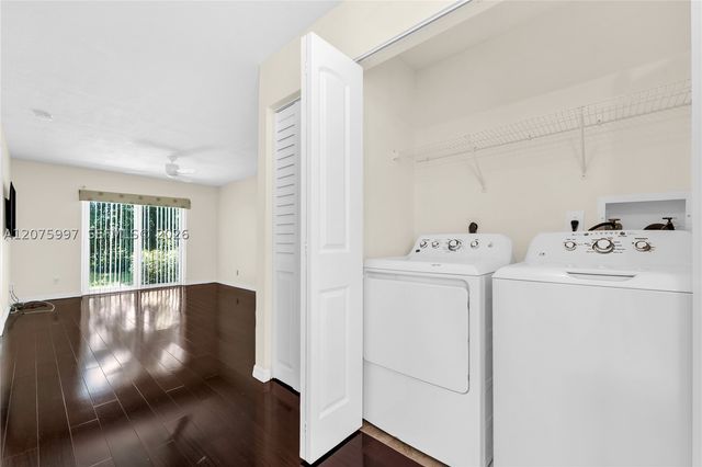 127 NW 108th Ave 643L, Pembroke Pines, FL 33026