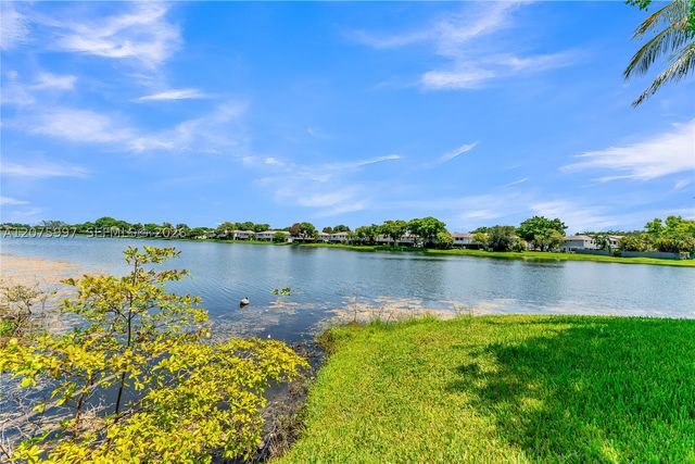 127 NW 108th Ave 643L, Pembroke Pines, FL 33026