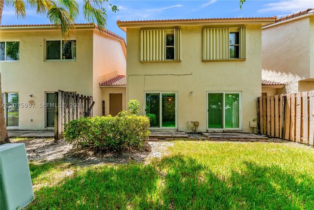 127 NW 108th Ave 643L, Pembroke Pines, FL 33026