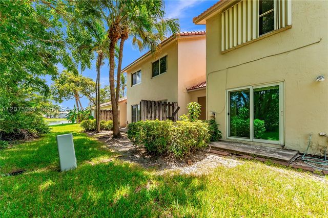 127 NW 108th Ave 643L, Pembroke Pines, FL 33026