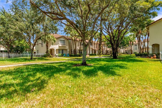 127 NW 108th Ave 643L, Pembroke Pines, FL 33026