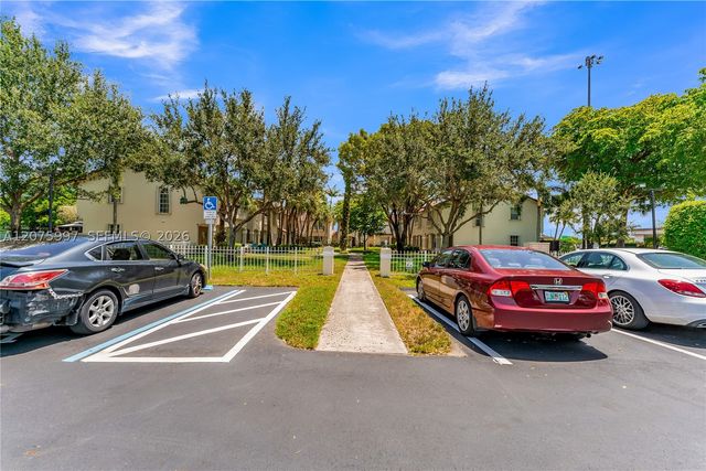 127 NW 108th Ave 643L, Pembroke Pines, FL 33026