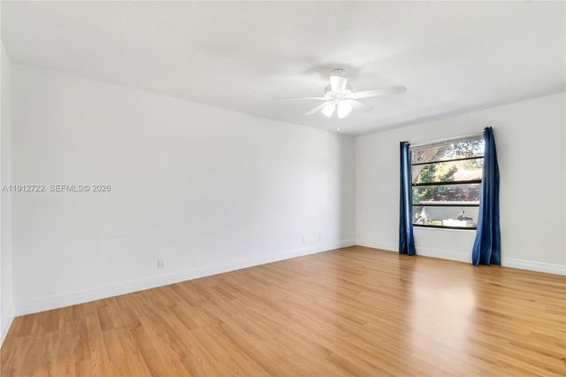 301 Lakewood Drive 8A, Jupiter, FL 33458