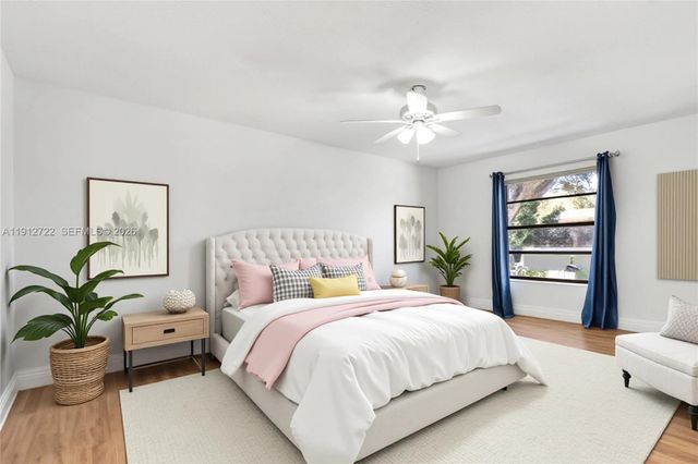 301 Lakewood Drive 8A, Jupiter, FL 33458