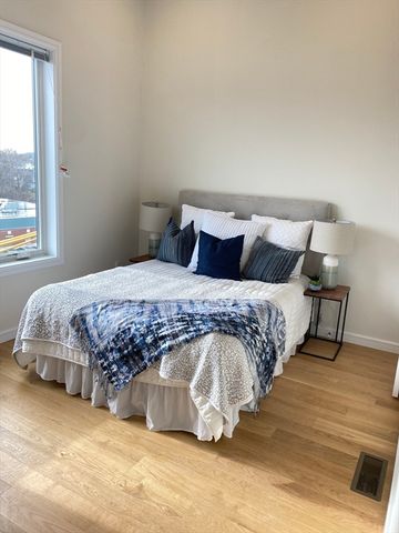 385 Pleasant St 15, Watertown, MA 02472