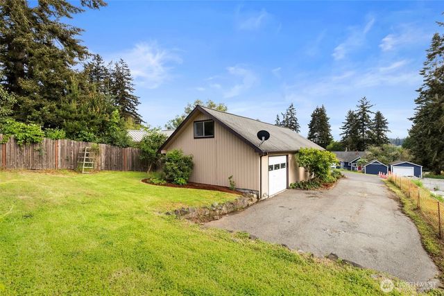 11040 NE Maine Street, Kingston, WA 98346