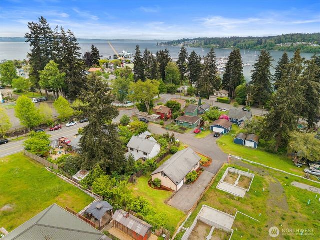 11040 NE Maine Street, Kingston, WA 98346