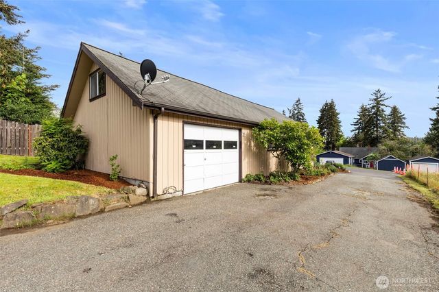 11040 NE Maine Street, Kingston, WA 98346