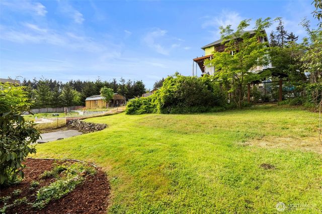 11040 NE Maine Street, Kingston, WA 98346