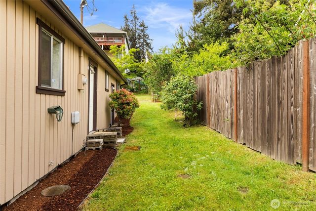 11040 NE Maine Street, Kingston, WA 98346