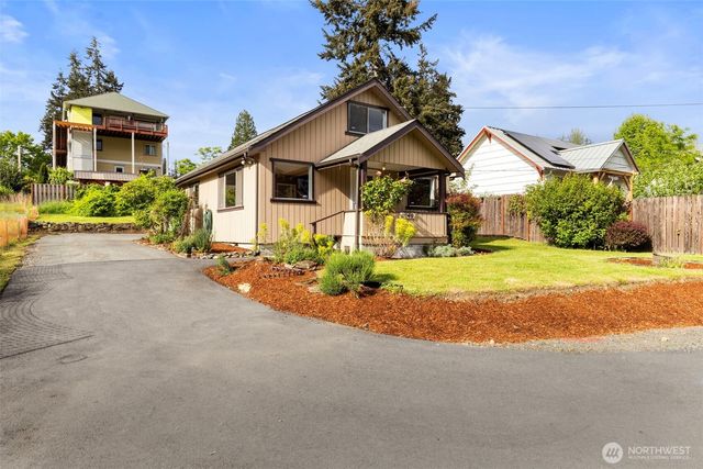 11040 NE Maine Street, Kingston, WA 98346