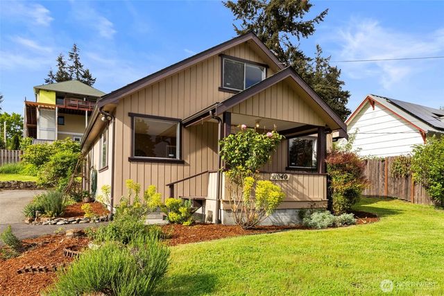11040 NE Maine Street, Kingston, WA 98346