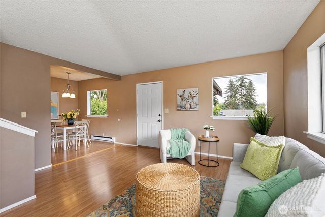 11040 NE Maine Street, Kingston, WA 98346