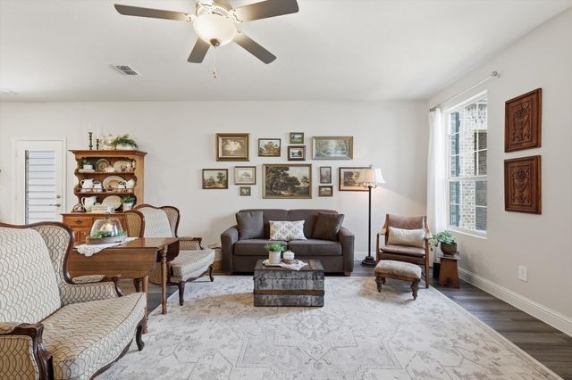2645 Kings Canyon Mews, Corinth, TX 76210
