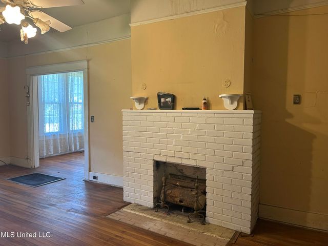 118 E Monroe Avenue, Greenwood, MS 38930