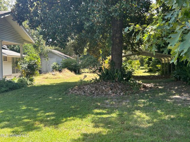 118 E Monroe Avenue, Greenwood, MS 38930