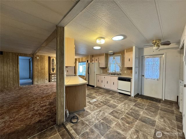 2430 Meadowlark Lane, Kelso, WA 98626