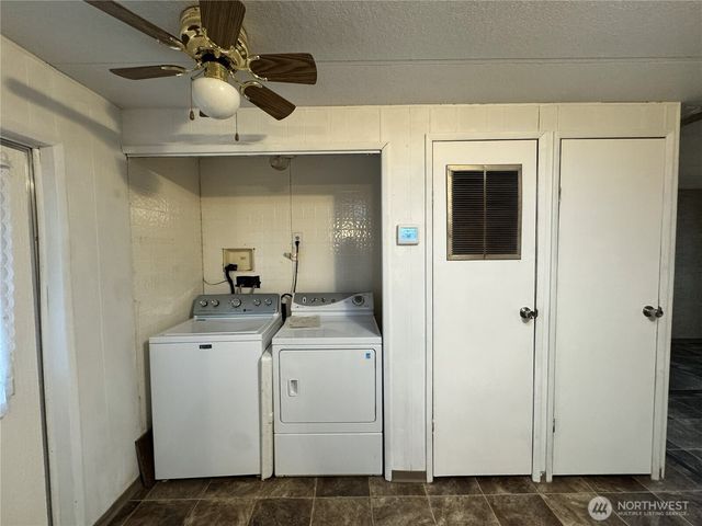 2430 Meadowlark Lane, Kelso, WA 98626