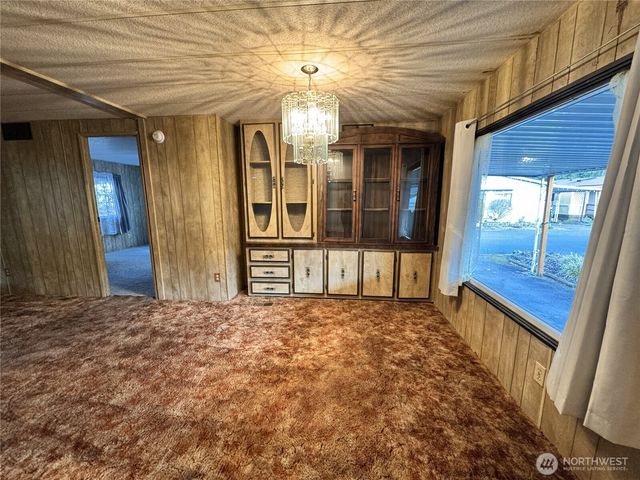 2430 Meadowlark Lane, Kelso, WA 98626