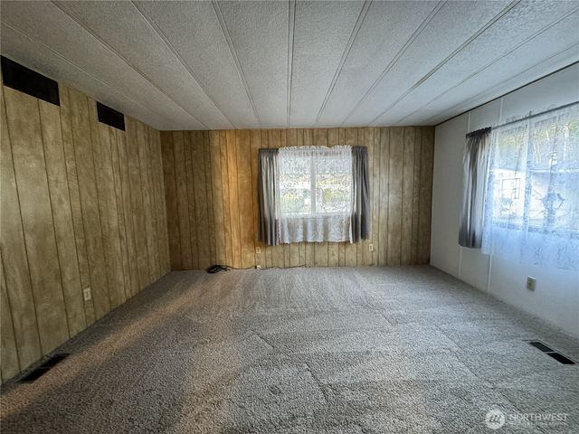 2430 Meadowlark Lane, Kelso, WA 98626