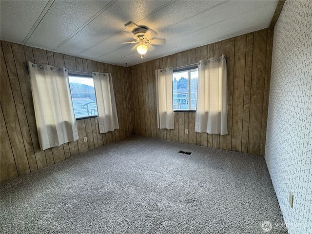 2430 Meadowlark Lane, Kelso, WA 98626