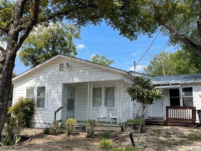 1828 W MILL ST, New Braunfels, TX 78130
