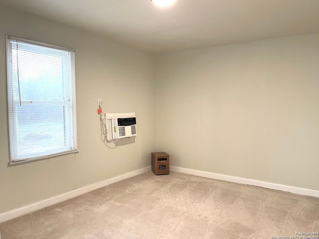 1828 W MILL ST, New Braunfels, TX 78130