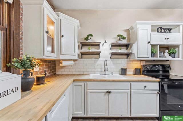 2546 N 63 Street, Omaha, NE 68104