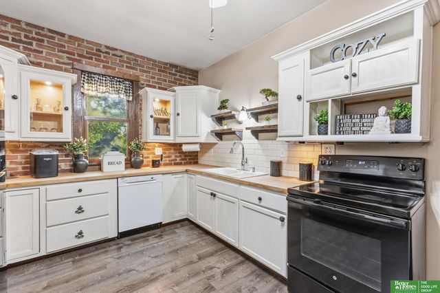 2546 N 63 Street, Omaha, NE 68104