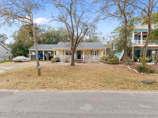 127 NW 18th Street, Oak Island, NC 28465