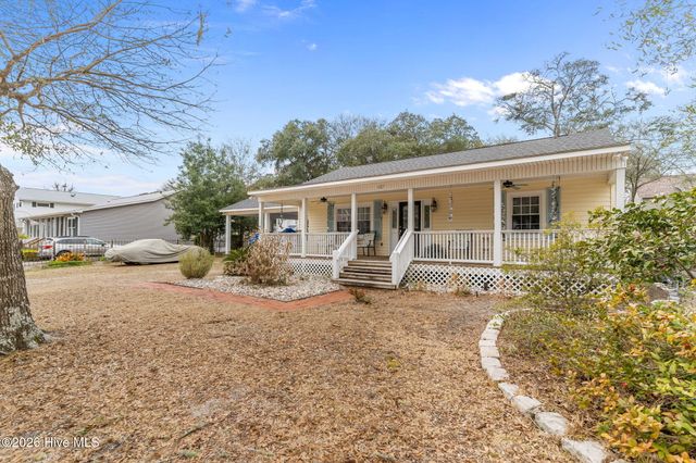 127 NW 18th Street, Oak Island, NC 28465