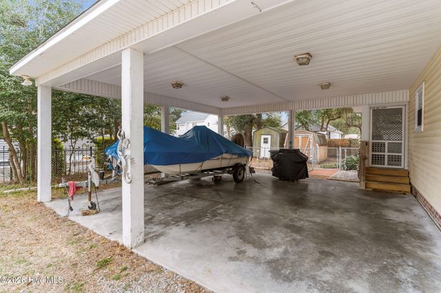 127 NW 18th Street, Oak Island, NC 28465