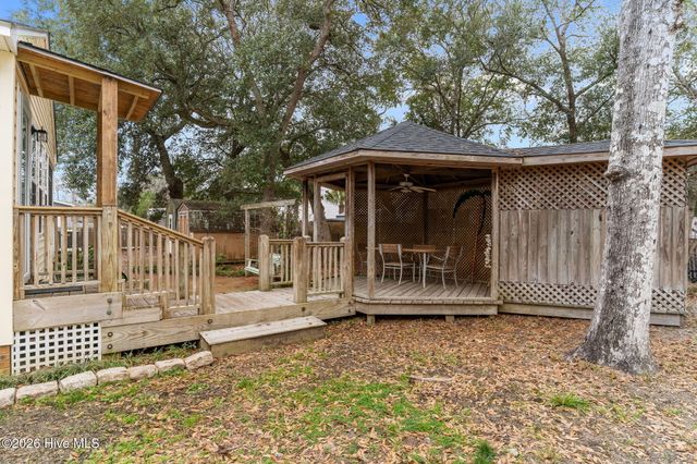 127 NW 18th Street, Oak Island, NC 28465