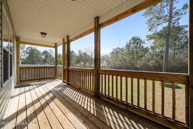 229 Wedgefield Circle, Maple Hill, NC 28454