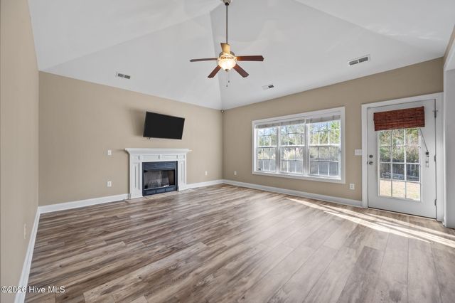 229 Wedgefield Circle, Maple Hill, NC 28454