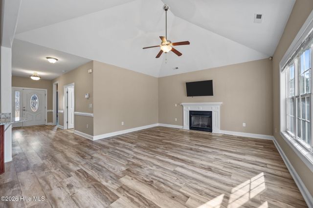 229 Wedgefield Circle, Maple Hill, NC 28454