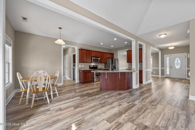 229 Wedgefield Circle, Maple Hill, NC 28454