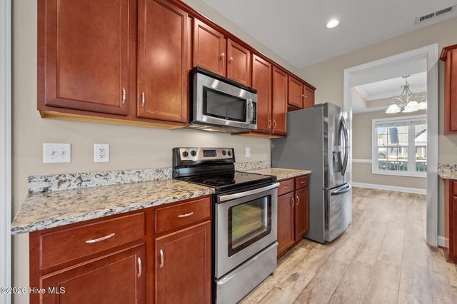 229 Wedgefield Circle, Maple Hill, NC 28454