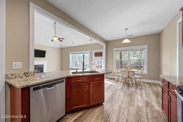 229 Wedgefield Circle, Maple Hill, NC 28454