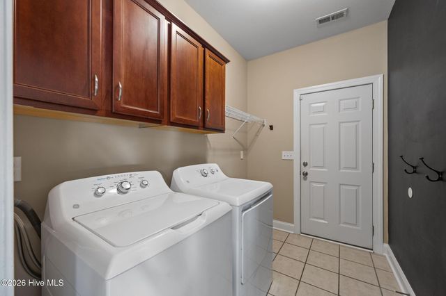 229 Wedgefield Circle, Maple Hill, NC 28454