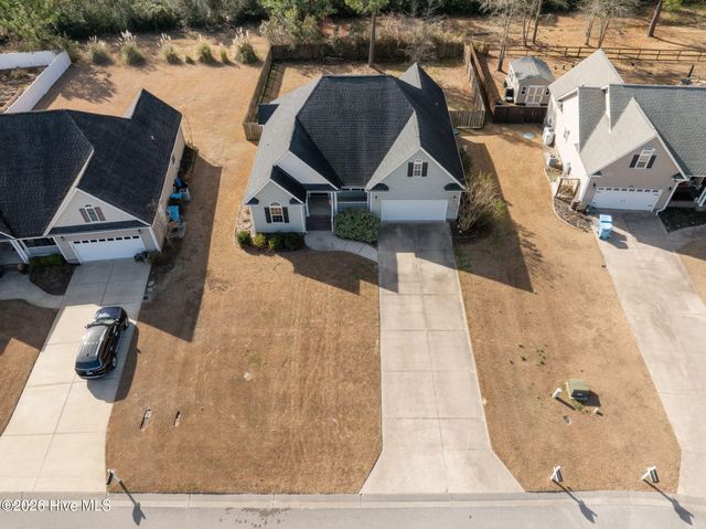 229 Wedgefield Circle, Maple Hill, NC 28454