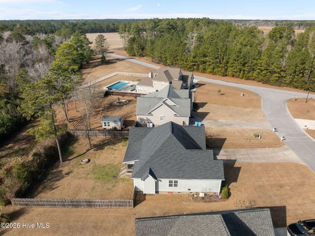 229 Wedgefield Circle, Maple Hill, NC 28454