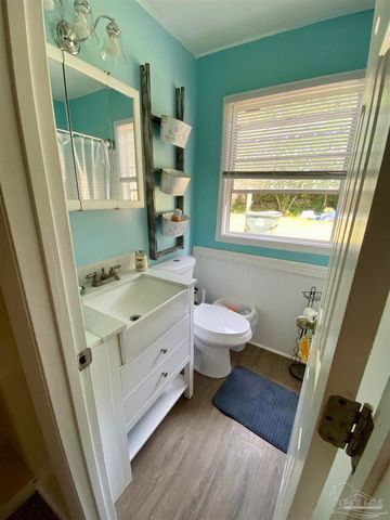 7201 Sachem Rd, Pensacola, FL 32506