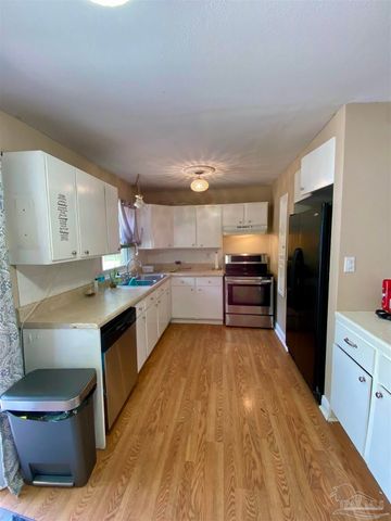 7201 Sachem Rd, Pensacola, FL 32506