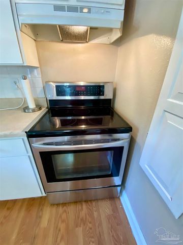 7201 Sachem Rd, Pensacola, FL 32506