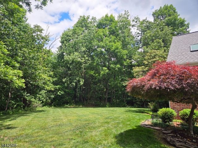92 Stonehedge Court, Franklin Twp., NJ 08873