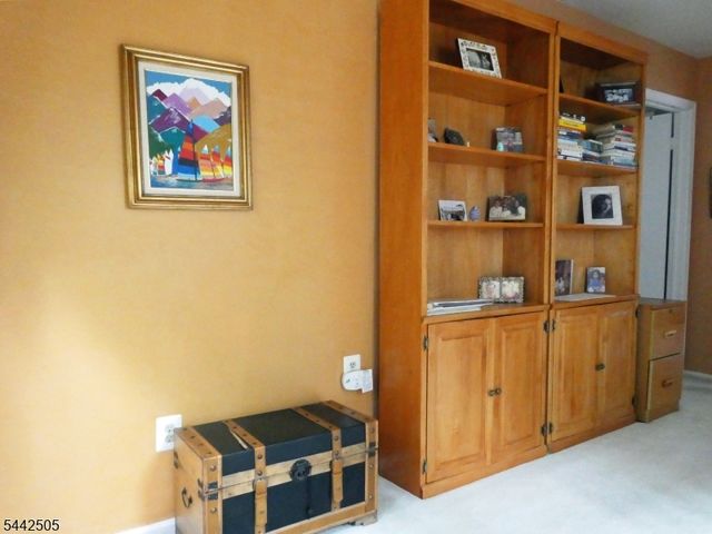 92 Stonehedge Court, Franklin Twp., NJ 08873